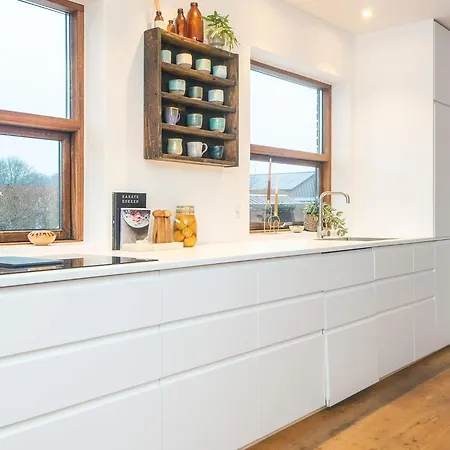 4 Star In Tatil Evi *